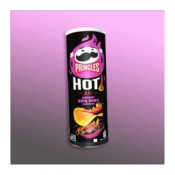 Pringles Hot Smokin' BBQ Ribs csípős grill fűszerezésű chips 165 g-os hengerben