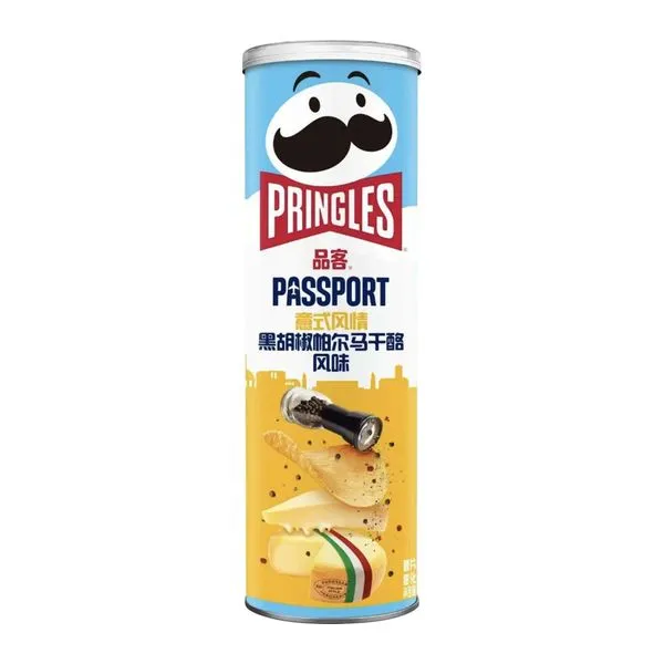 Pringles Passport Italian Style Black Pepper and Parmesan chips 110 g-os tubusban