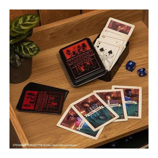 Stranger Things témájú francia kártya pakli tárolódobozzal