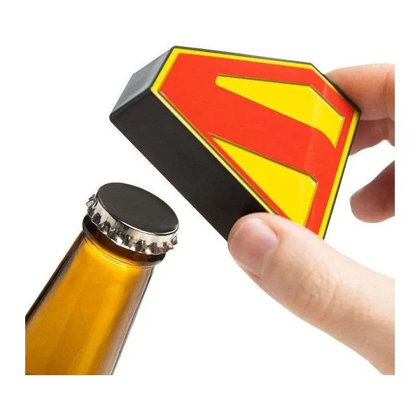 Superman logó alakú mágneses üvegnyitó